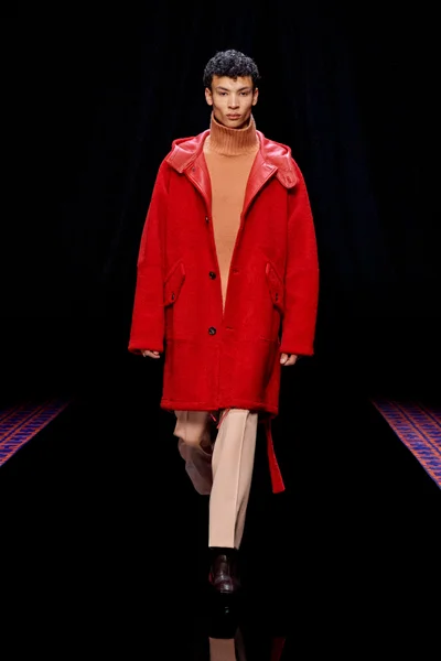 Look 24